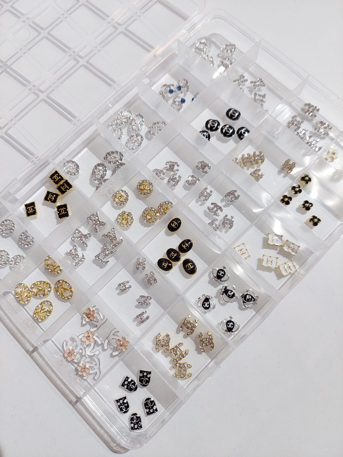 Caja decoración de marcas (120pzas) Mei