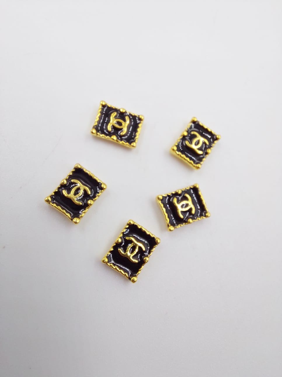 Dijes Chanel negro (5ud)