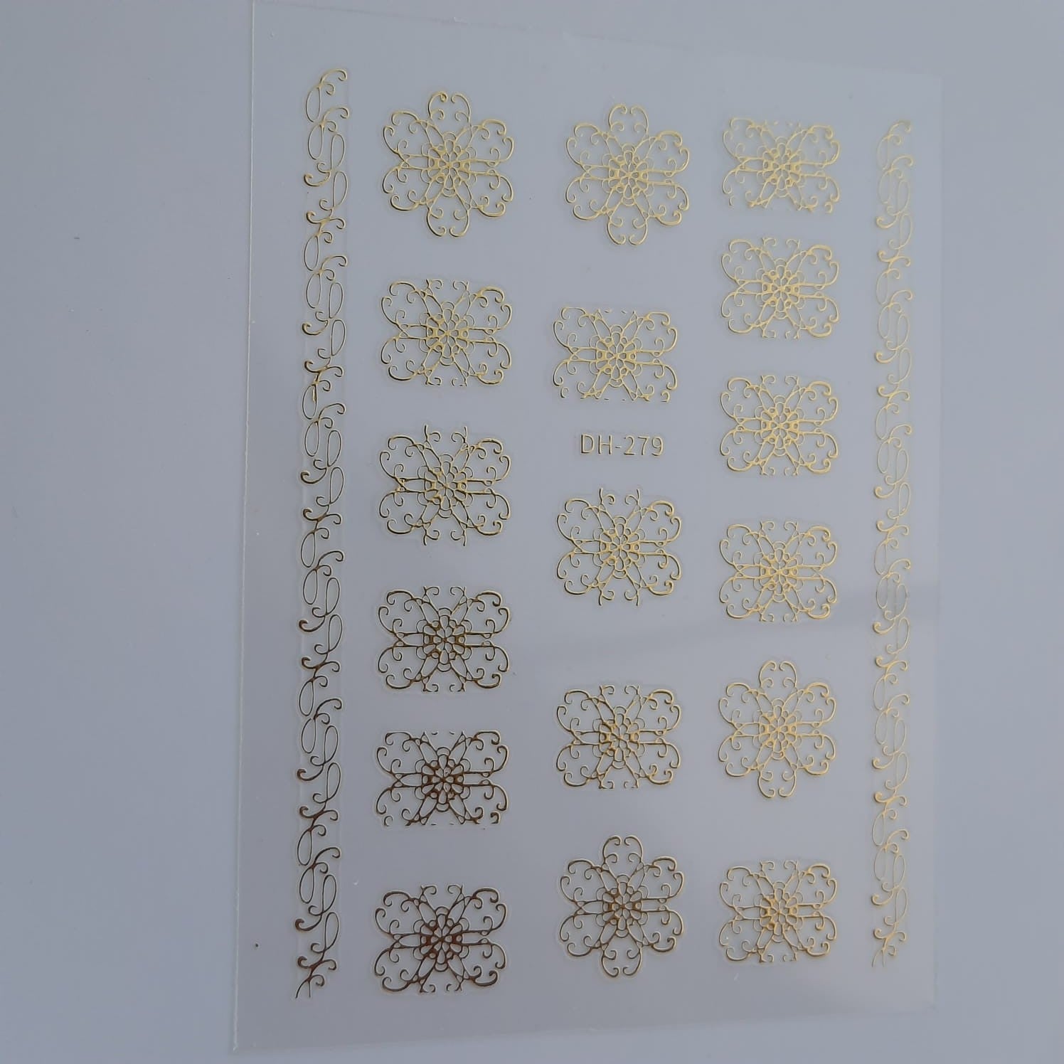 Sticker diseño dorado 8