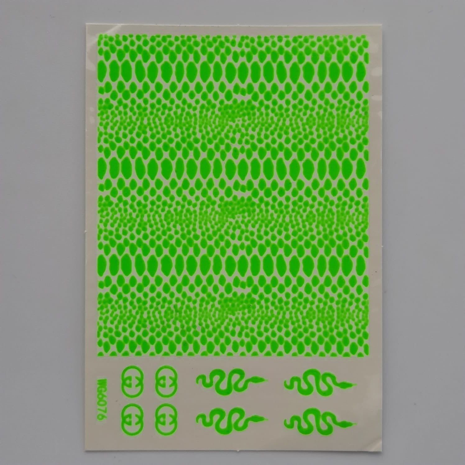 Tatuaje al agua neon diseño 4